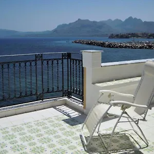 casa-nel-borgo-marinaro-di-santa-nicolicchia.sicilyhotelsitaly.net/
